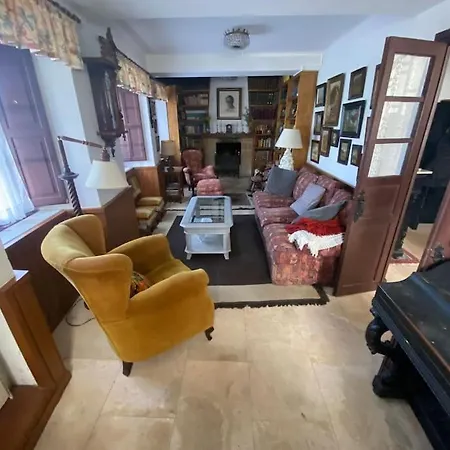 Preciosa Casa Familiar Con Jardin Кадаведо