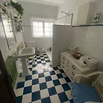 Preciosa Casa Familiar Con Jardin بيت للعطل *