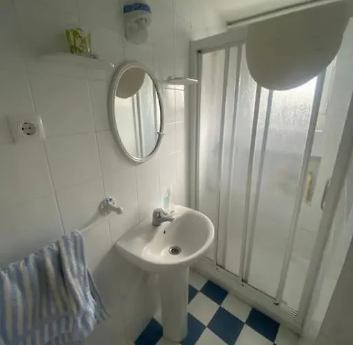 Preciosa Casa Familiar Con Jardin