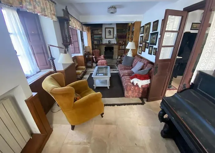 Preciosa Casa Familiar Con Jardin Cadavedo