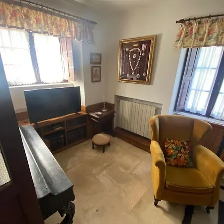 Preciosa Casa Familiar Con Jardin بيت للعطل كادافيدو